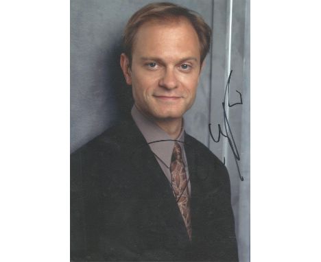 David Hyde Pierce signed 10 x 8 colour Photoshoot Portrait Photo, from in person collection autographed at London Theatre 201
