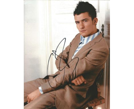 Orlando Bloom signed 10 x 8 colour Photoshoot Portrait Photo, from in person collection autographed at National Movie Awards 
