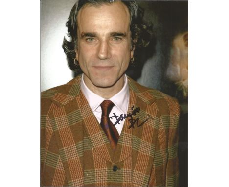 Daniel Day Lewis signed 10 x 8 colour Photoshoot Portrait Photo, from in person collection autographed at The Baftas London 2
