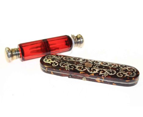 Victorian double ended cranberry glass scent flask and a mother-of-pearl and tortoiseshell spectacles case (2)