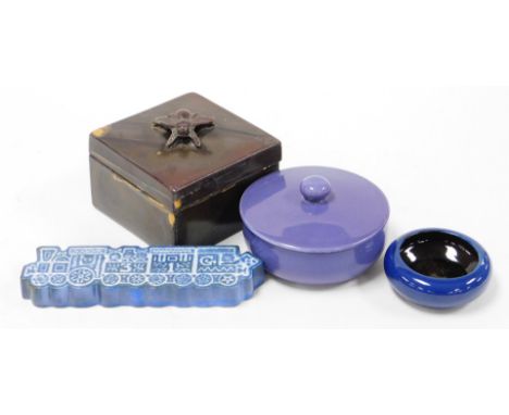 A group of modern mixed ceramics, to include a Richard Mansh Studio Pottery train, a Bretby Pottery clanta number 2089 finial