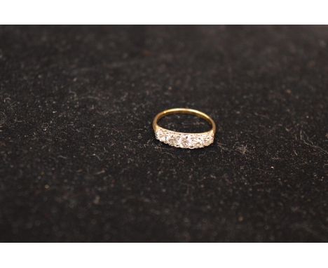 An 18ct Five Stone Diamond Ring (0.80ct)
