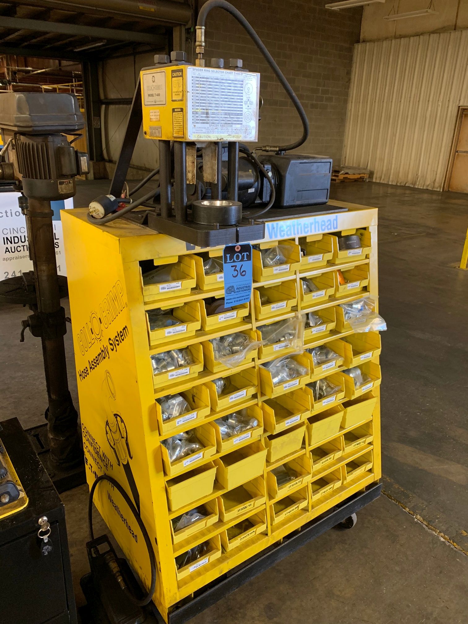 EATONWEATHERHEAD MODEL T400 PNEUMATIC HOSE CRIMPER WITH EATON MANUAL HYDRAULIC CRIMPER AND LARG