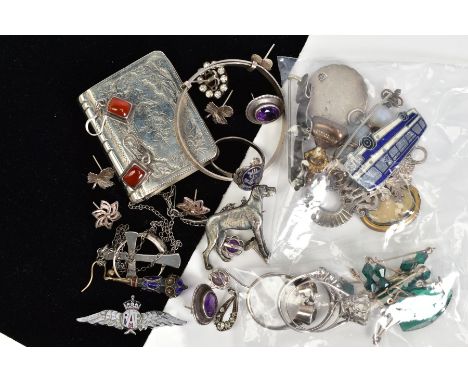 A SELECTION OF ITEMS, to include a child's bangle with engine turned pattern and hallmark for Birmingham, a white metal flora