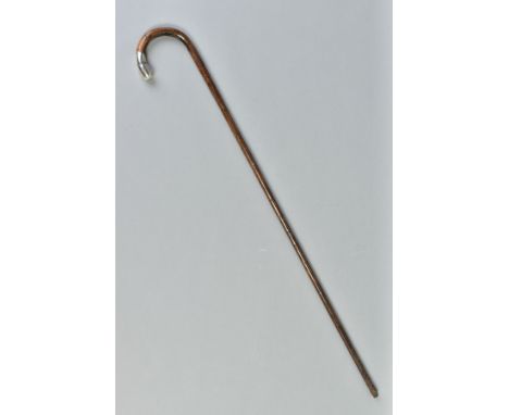 A GEORGE V SILVER MOUNTED WALKING STICK, the tip of the curve with hallmarked mount, maker Henry Perkins &amp; Sons, London 1