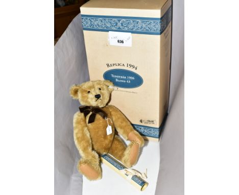 A BOXED STEIFF 1994 LIMITED EDITION 1906 BLOND 43 TEDDY BEAR, No405891, complete with limited edition certificate No923 of 50