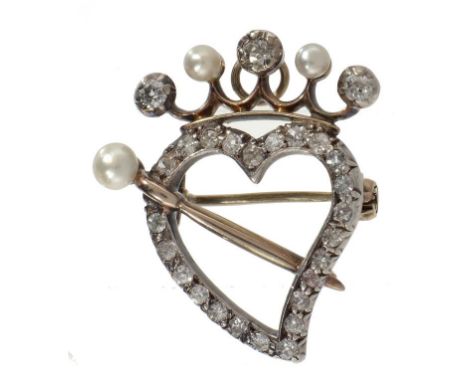 A PEARL AND DIAMOND WITCH'S HEART BROOCH-PENDANT, C1900 2.2cm, 4.7g ++Fine quality and condition with some light wear only