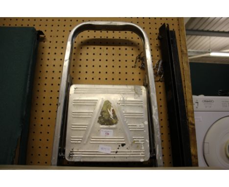 Aluminum step ladder