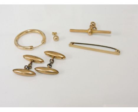 A pair of 9ct gold cufflinks, a 9ct gold bar brooch, a 15ct t-bar, a gold hoop earring, and a gold stud