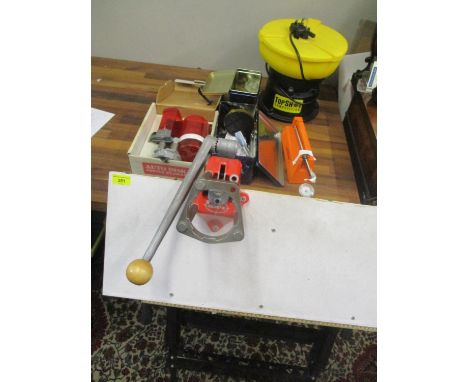 A selection of pistol 38 CD, 357 cal and 44 cal reloading equipment to include scabs, case cleaner, various tools, powder mea