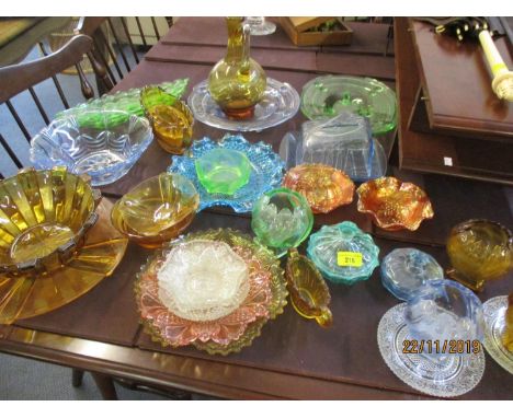 Mixed vintage glass to include coloured Carnival ware 