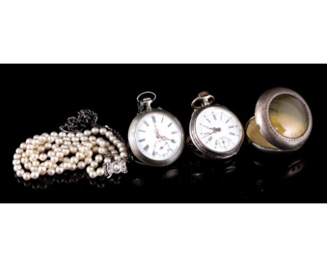 2 vest pocket watches with chain and double-row cultured pearl necklace