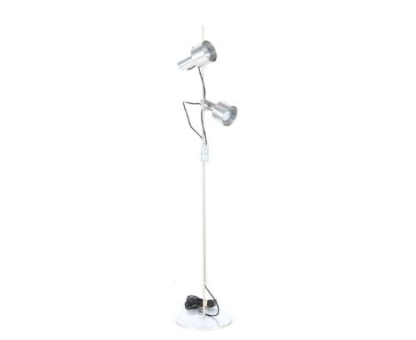 Peter Nelson (1928-2009)Polished aluminum 2-light adjustable floor lamp, design Peter Nelson for Architectural Lighting, mode