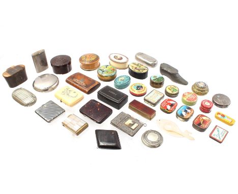 Lot of trinkets of various materials including horn, silver plated, gemstone, tin and metal