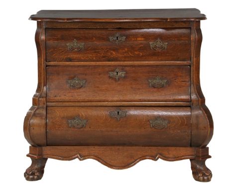 Oak 3-drawer commode with double curved front, standing on claw feet, Holland ca. 1840, 77 cm high, 92 cm wide, 53 cm deep