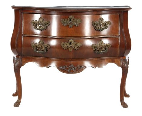 Walnut veneer 2-drawer commode with curved front, copper studs, standing on claw feet, 78 cm high, 100 cm wide, 53 cm deep (p