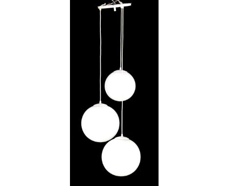 3-light hanging lamp with bulbs, largest bulb 30 cm diameter