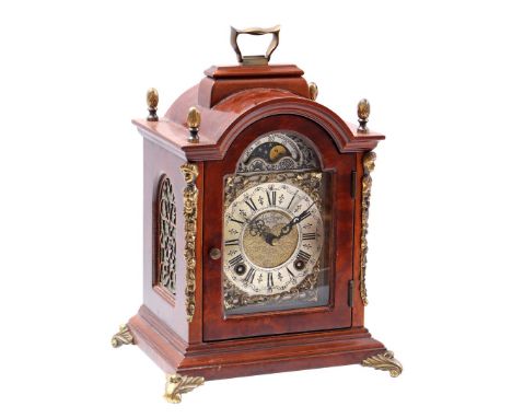 Wuba Warmink table clock with moon phase, in walnut case, 27 cm high