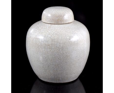 Porcelain ginger jar with crackled decoration, marked with double ring, China 19th century, 24 cm high (lid with damage)