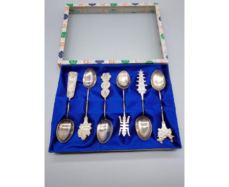 A Lot of 6 Chinese Hong Kong Silver tea spoons with presentation case. 
