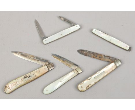 Five folding fruit knives including silver and Victorian examples with mother of pearl scales.