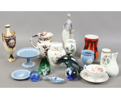 A quantity of collectable ceramics including Masons, Wedgwood Jasperwares, Royal Copenhagen, Poole, hand painted Coalport twi