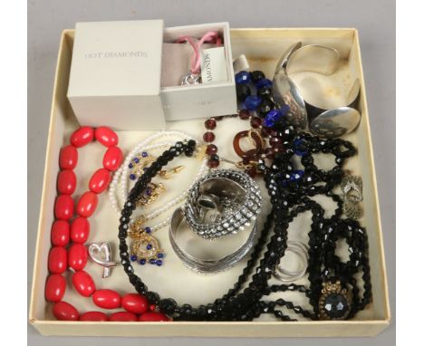 A tray of good costume jewellery including a boxed silver and diamond pendant, French jet choker and white paste bangle etc.