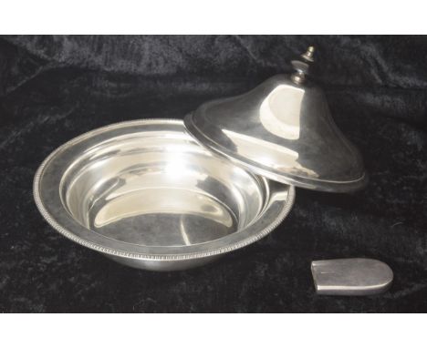 William Hutton &amp; Sons silver muffin dish base,&nbsp;Sheffield 1931, 7 diameter; together with an unrelated plated cover a