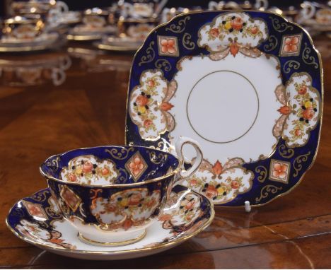 Royal Albert tea service, pattern 4534 (12 setting) 