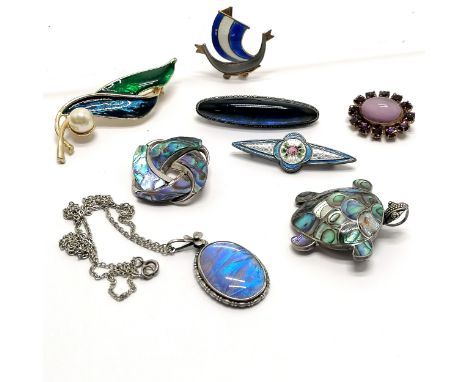 Qty of silver jewellery inc Norwegian enamel viking ship brooch (3cm) by Aksel Holmsen, paua shell inc turtle, 2 x butterfly 