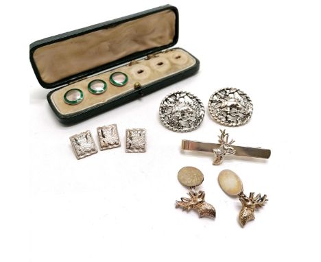 Qty of silver - 2 cupid buttons, 3 x Peru buttons, part cased silver &amp; enamel button set, stag tie slide &amp; cufflinks 