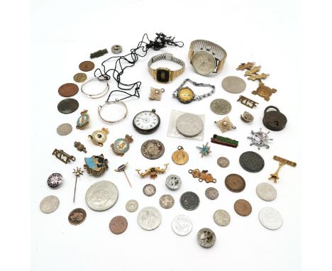 Lot of oddments inc some silver coins, 1817 George III 1/-, RAF enamel squadron badges, vintage aircraft detail padlock, silv