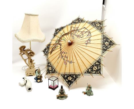Oriental figural lampbase and shade total height 63cm, paper hand painted parasol, hand painted egg in a glass case, ceramic 