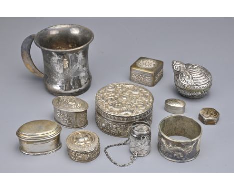 GROUP OF CHINESE SILVER AND OTHER MIXED METAL ITEMS 19/20TH CENTURY. Eleven items to include a circular box and cover decorat