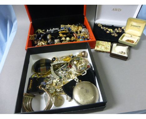 Hat Pins including a 15ct Heart Design example, Pair of Silver and 9ct Gold Cufflinks, Compacts, etc plus Red Jewellery Box c