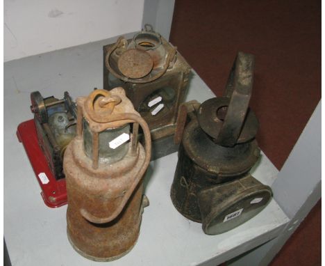 An Early XX Century Railway Lamp, (The Manufacturing & Railway Supplies Ltd, London sole owners of Manufacturers Welch Patent