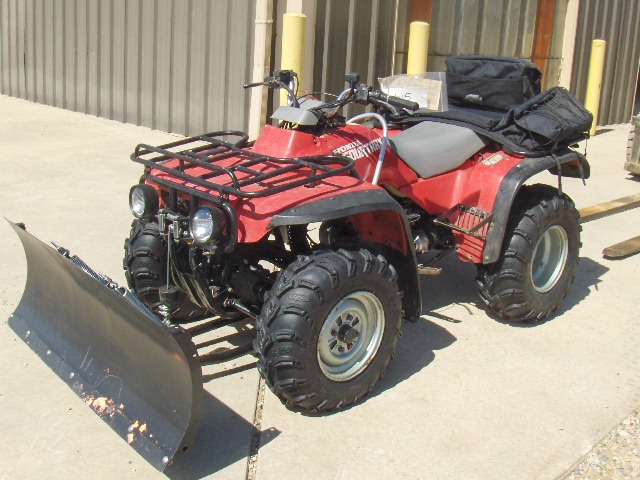 1995 HONDA 300 FOURTRAX 4X4 four wheeler, new battery and winch, tires
