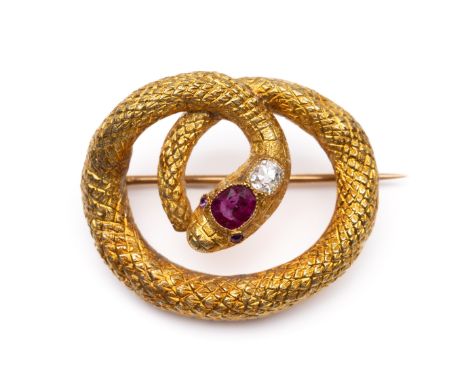 14 kt. Gouden broche in de vorm van een slang, 19e eeuw. De kop bezet met een bolsjewiek geslepen diamant van ca. 0.25 ct., e