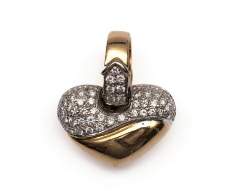 Fope, 18 kt. gouden hartvormige hanger, de bovenzijde van het hart met golf en pavé bezet met briljant geslepen diamant. Het 