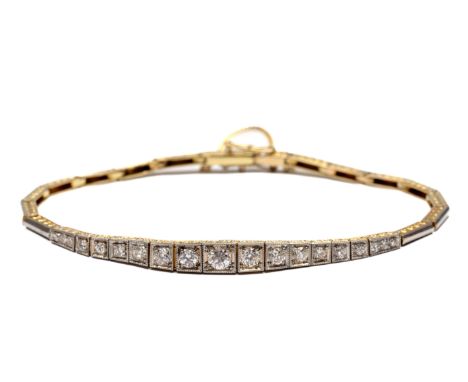 18 kt. Goud met platina armband, Art Deco, bezet met oud briljant geslepen diamant, in grootte aflopend vanuit het midden, to
