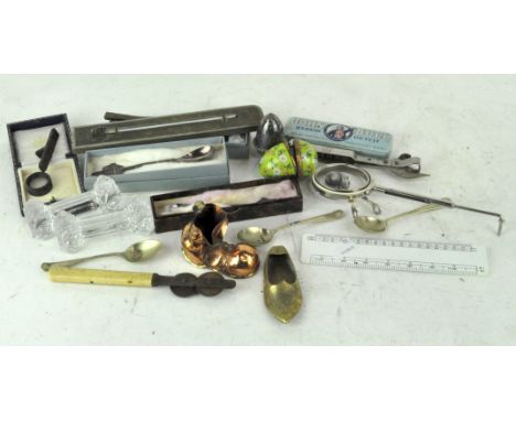 A group of assorted collectables, to include a brass mounted F thermometer, bottle opener, silver plated spoons and more