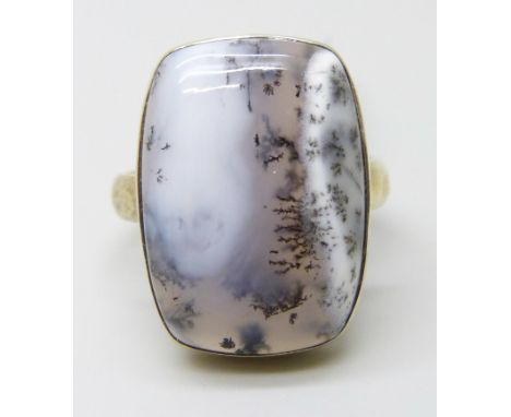 A silver gilt dendritic opal set ring, R/S