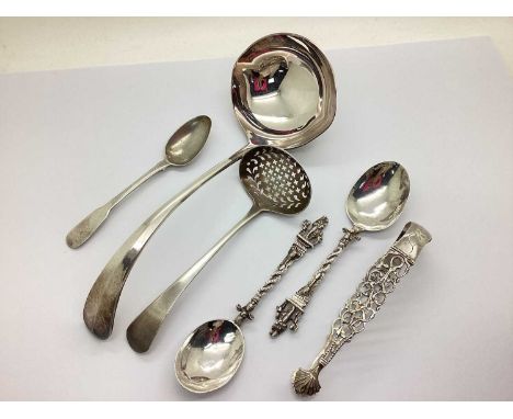 A Pair of c.Late XVIII Century Thomas &amp; William Chawner Openwork Sugar Tongs, of scrolling design with shell bowls (stamp