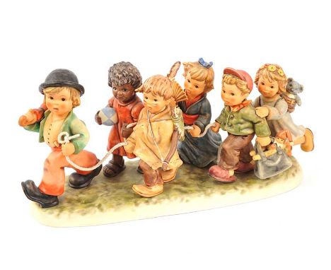 GOEBEL FIGURINE, 'WORLDWIDE WANDERERS', LIMITED EDITION NO 1806 OF 2000HEIGHT: 8 INCHESWIDTH: 15 INCHESNO OBVIOUS DEFECTS