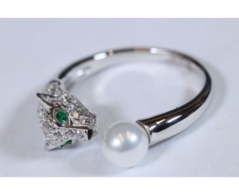 Silver designer style ring with leopard head 
