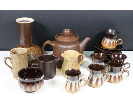 Alvingham Pottery vintage six cups and saucers, milk jug and sugar bowl together with a reeded design abstract vase and a tea