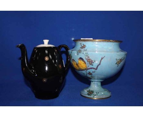 LOT OF MIXED CERAMICSIncluding lustreware, Royal Doulton pieces and an Alfred Meakin tea service in "Midnight Star" pattern.