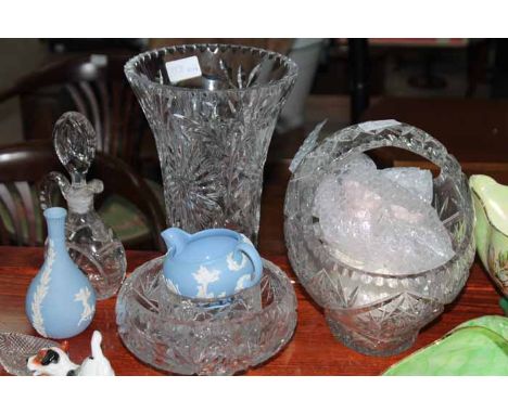 LOT OF VARIOUS CRYSTAL AND CERAMICSincluding a crystal decanter and Carltonware