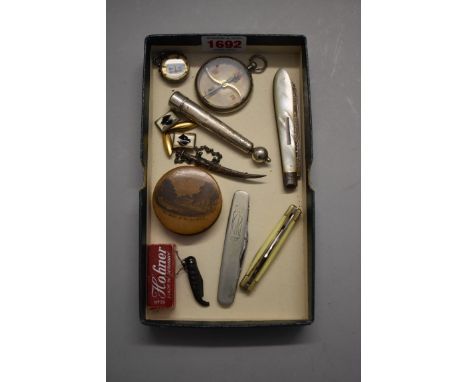 An interesting mixed group of items,&nbsp;to include a World War I period Biland patent pocket compass, the silvered dial ins