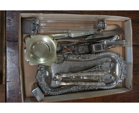 A mixed lot of electroplate and similar, to include a silver lidded glass scent flask, 18cm long.&nbsp; 